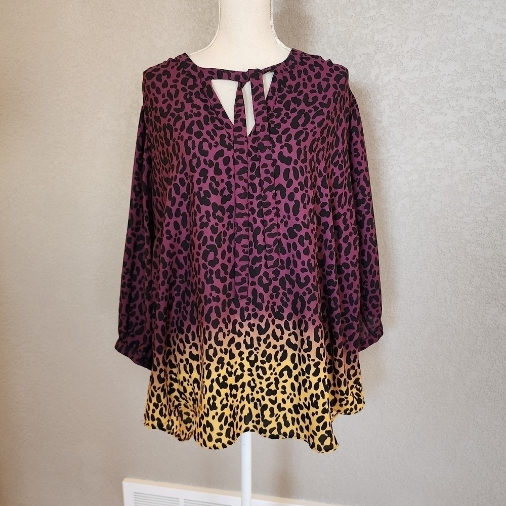 Torrid Georgetta Bow tie Blouse . SIZE 3